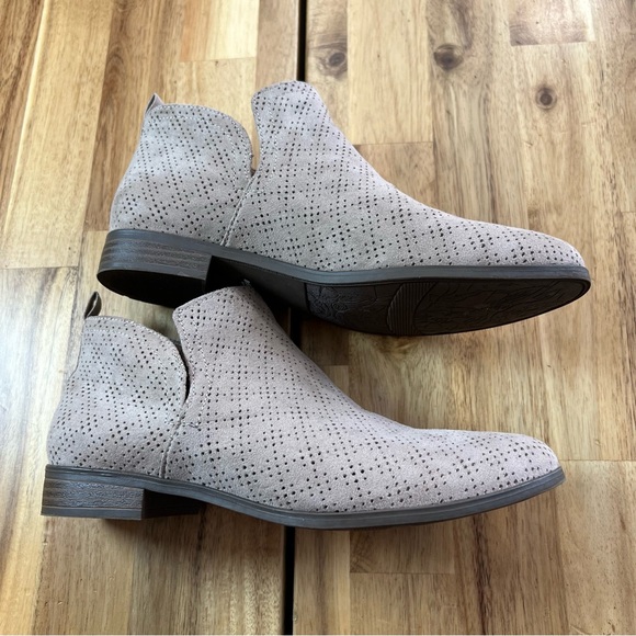 Dr. Scholl's Shoes - Dr. Scholl’s Taupe Perforated Ankle Booties Size 8 Slip-On Comfort Shoes